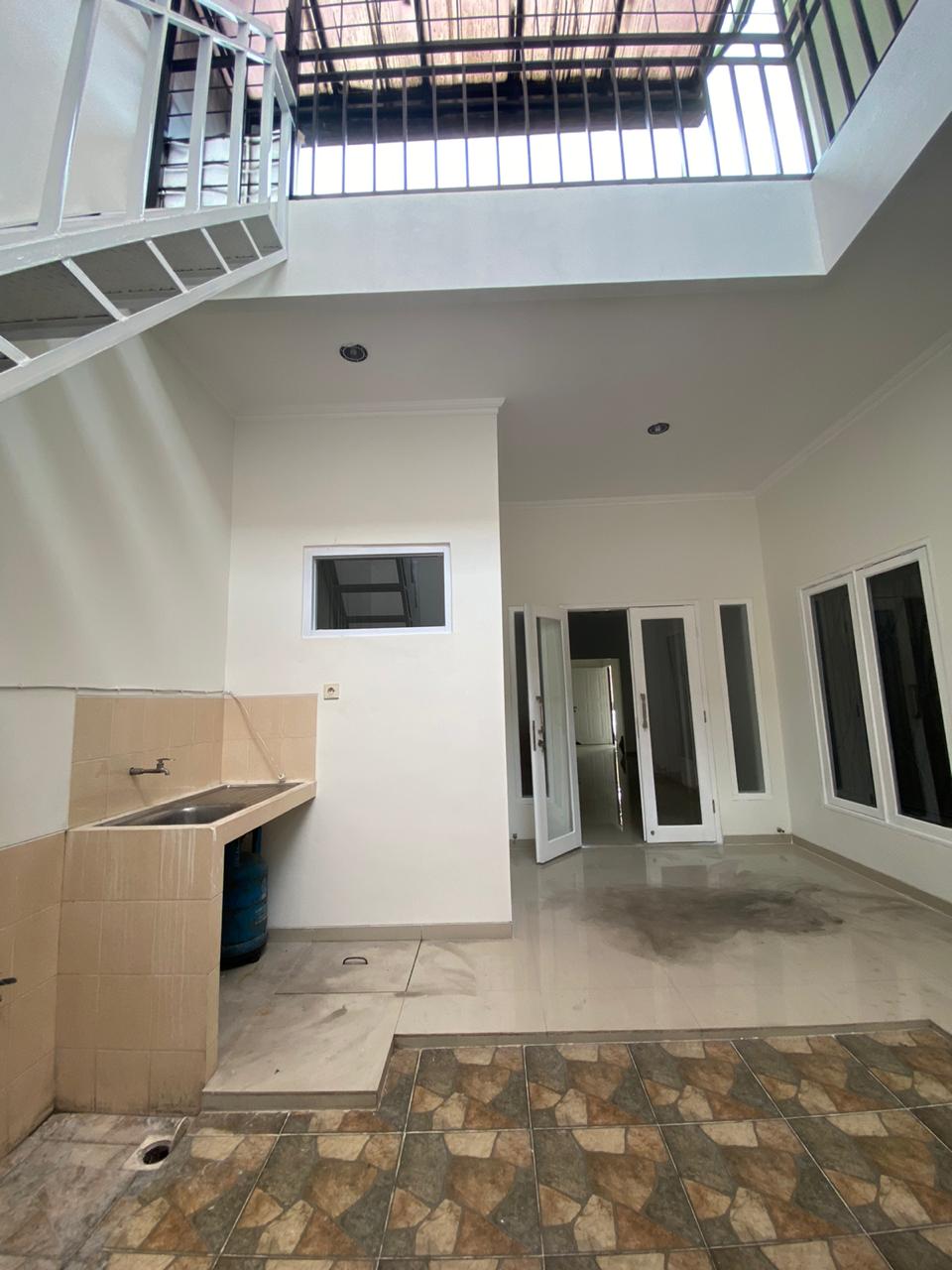 Rumah Disewakan di Cluster Taman Beverly Lippo Cikarang